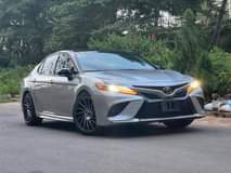 A picture of 2018 Toyota Camry XLE Yes