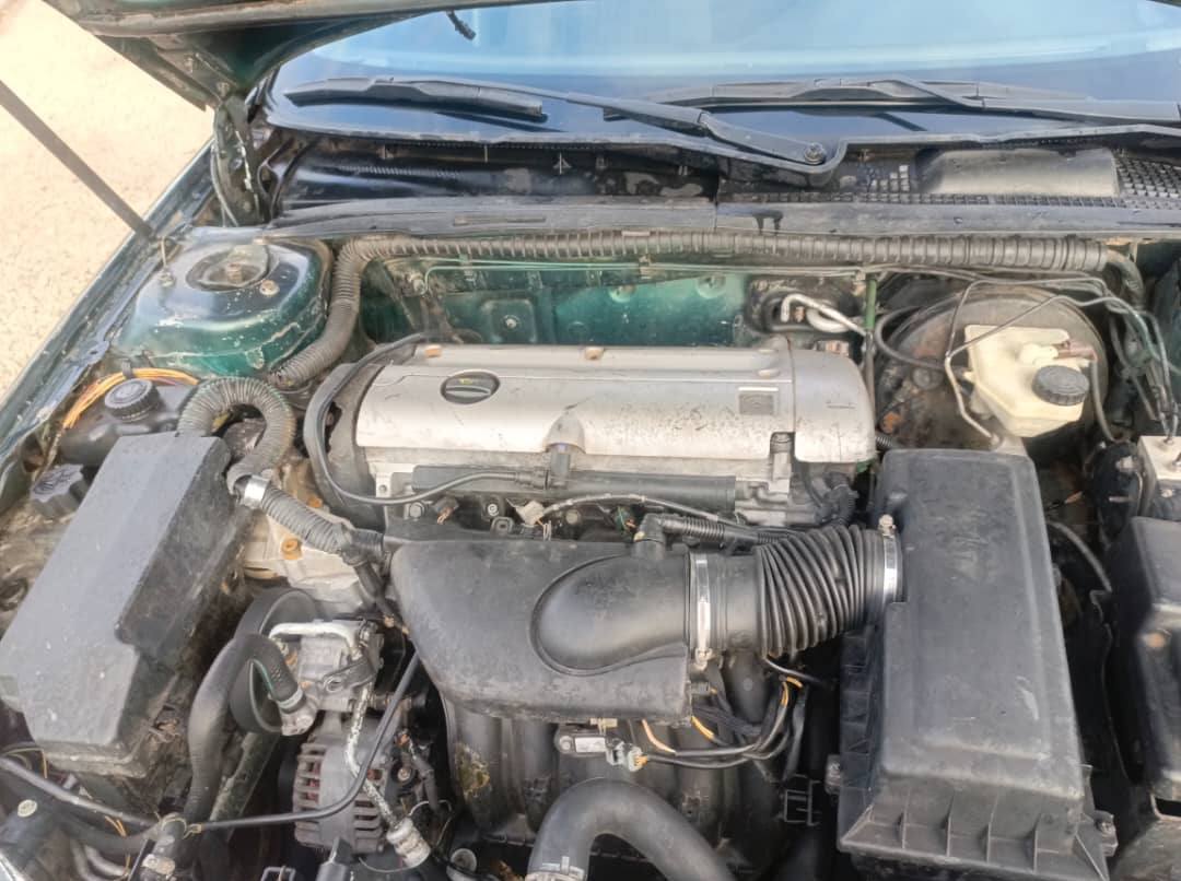 A picture of Clean 2005 PEUGEOT 406 PRESTIGE.