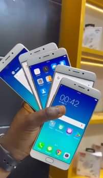 A picture of OPPO F1S