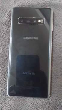 A picture of Samsung galaxy s10 plain