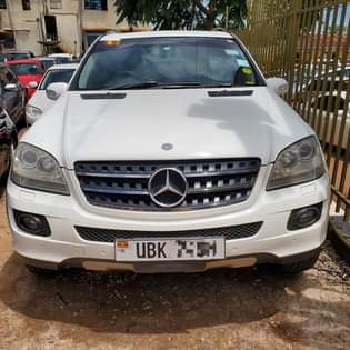 A picture of ML350 2007 55M