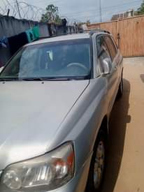 A picture of 2006 model Toyota Highlander first body engine is 85 gear