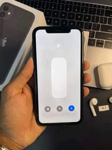 A picture of IPHONE 11 128GBROM