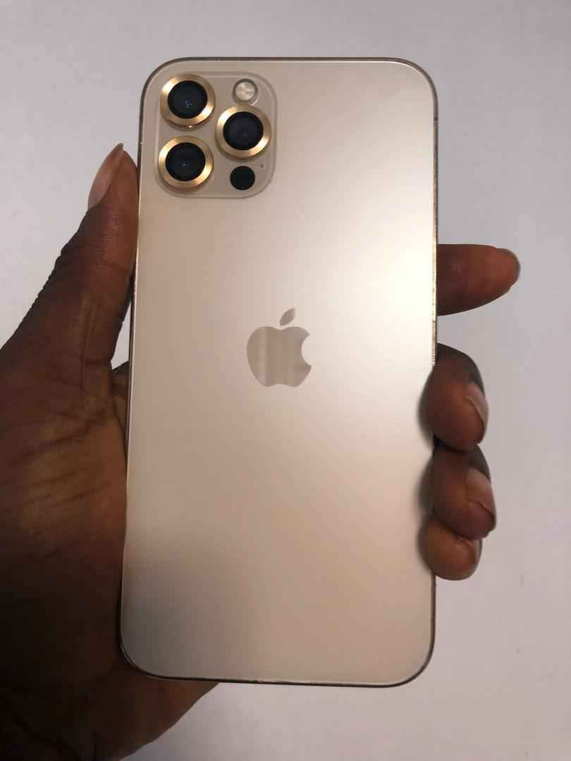 A picture of Iphone 12 pro 128g