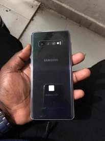 A picture of SAMSUNG GALAXY S10 PLUS Dot