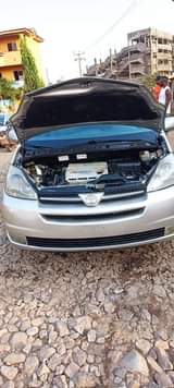 A picture of Toyota sienna