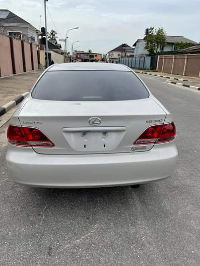 A picture of LEXUS Es330 08063194033