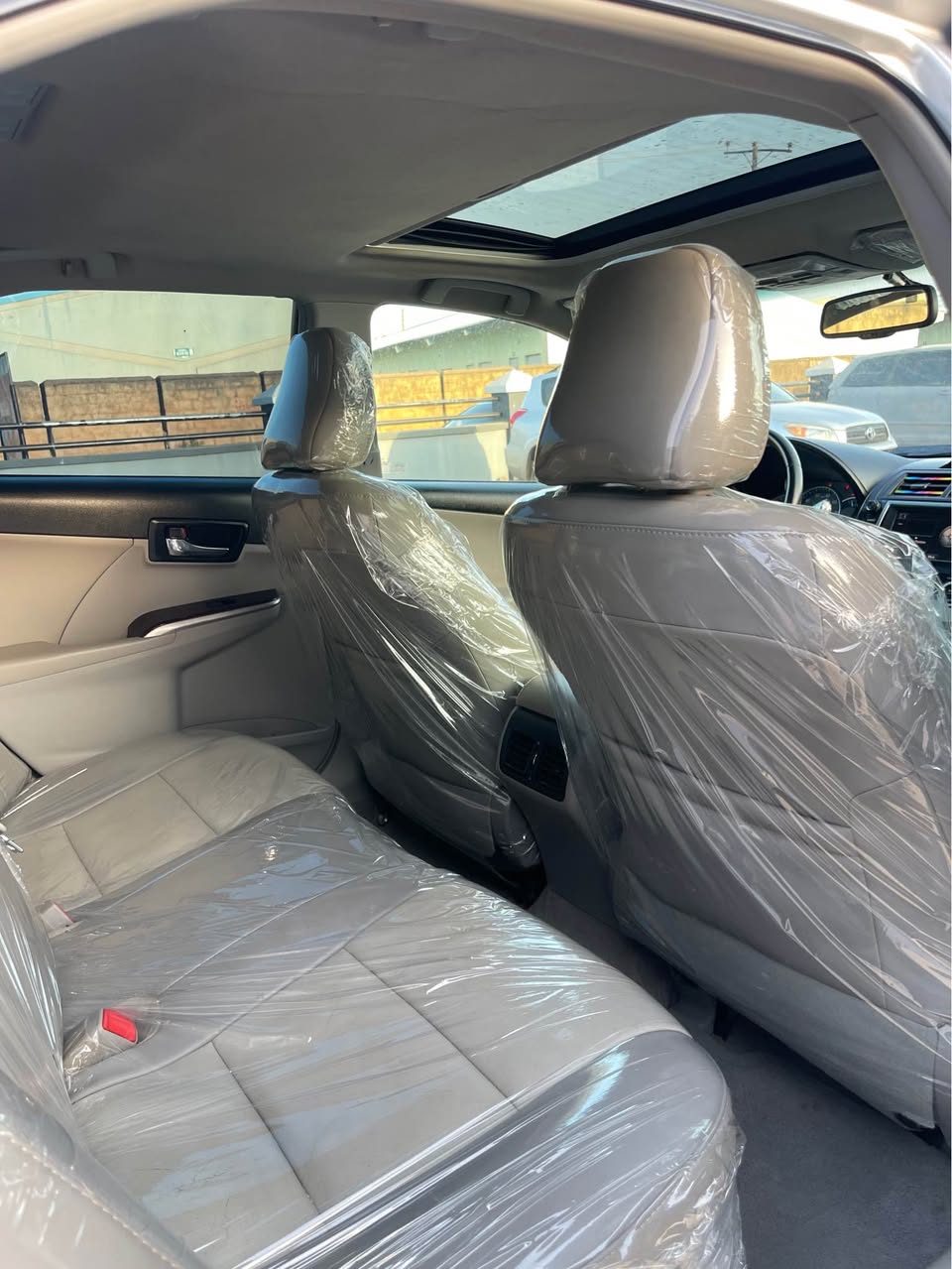 A picture of TOYOTA CAMRY XLE 2013