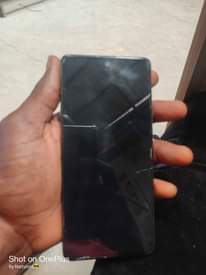 A picture of Samsung a71 8gb 128gb very neat but screen atimes doesn