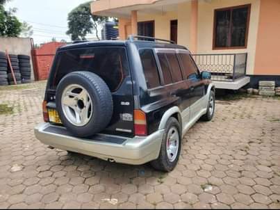A picture of Suzuki escudo for sale 0755294764