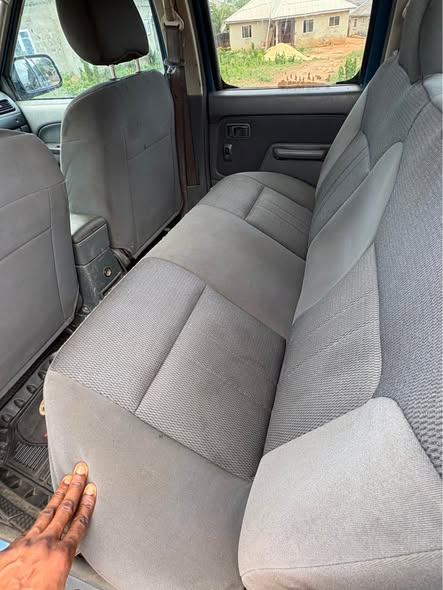 A picture of Nissan fronter 08161812887 whattapp 07032170567