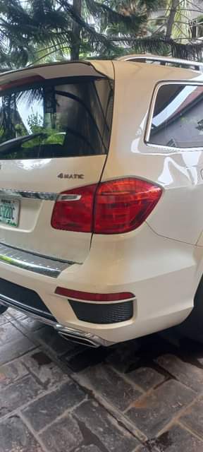 A picture of Mercedes GL 500 2015 Enjoy yourself 27m Agent commission 5