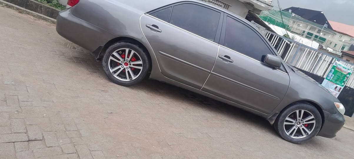 A picture of Toyota camry 2003 model everything working perfect location akoka yaba