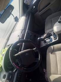 A picture of Ford Taurus