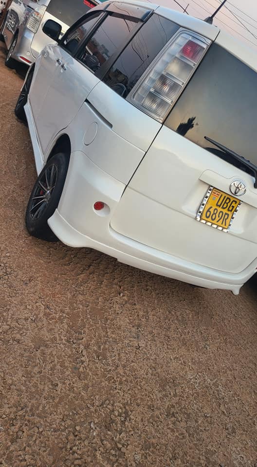 A picture of Toyota Sienta 2008 model Price 20 000 000 