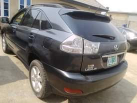 A picture of LEXUS RX330