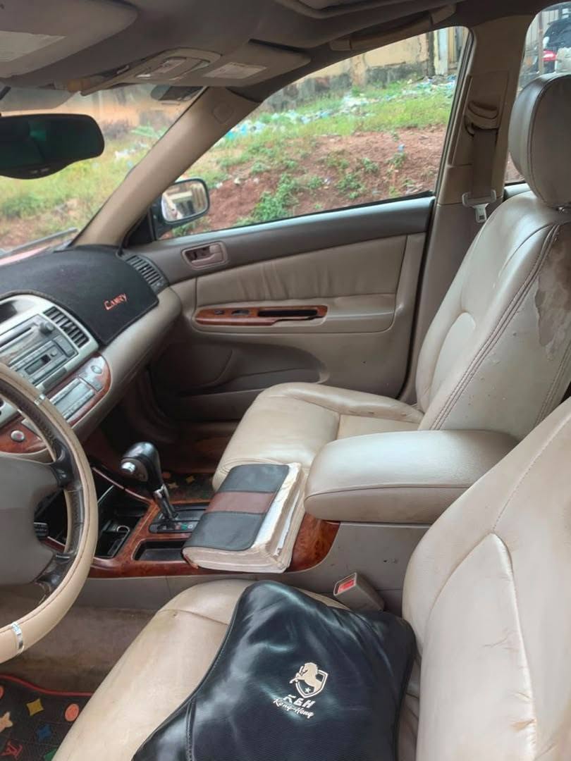 A picture of Camry 2 4