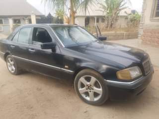 A picture of Mercedes benz c200