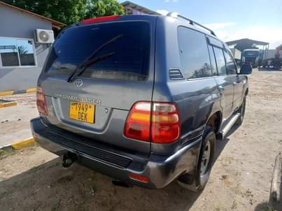 A picture of 2000 Toyota Landcruiser