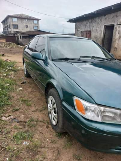 A picture of 2000 Toyota camry Drop light 12321