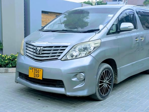 A picture of Toyota alphard new