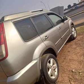A picture of Nissan X Trail 2006 sound engine and gear Ac need