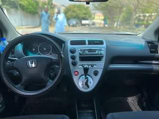A picture of Distress Honda With nothing to fix Car is with my