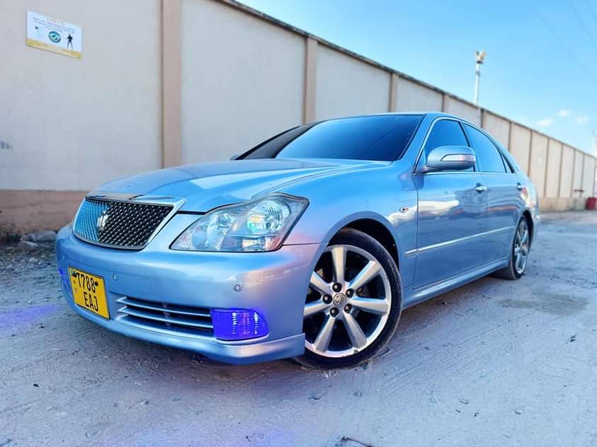 A picture of Toyota Crown
