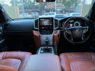 A picture of TOYOTA LANDCRUISER SERIES 200 CTT