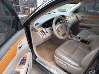 A picture of Toyota Avalon 2006