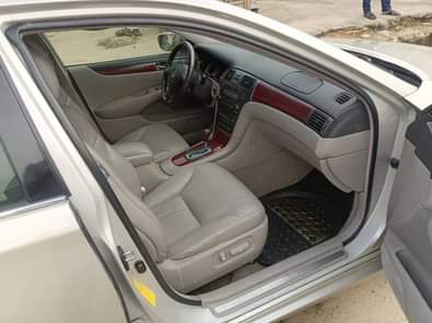 A picture of Belgium Grade 2004 ES330 With th absolutely nothing to fix