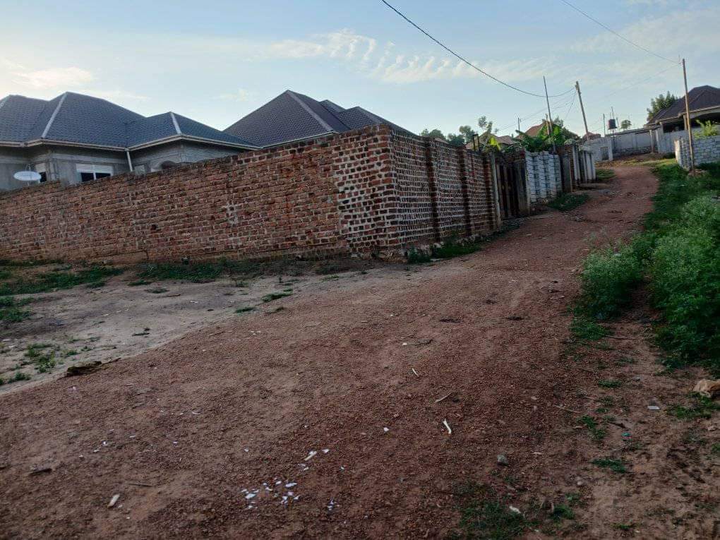A picture of Wakiso namusera titled plot