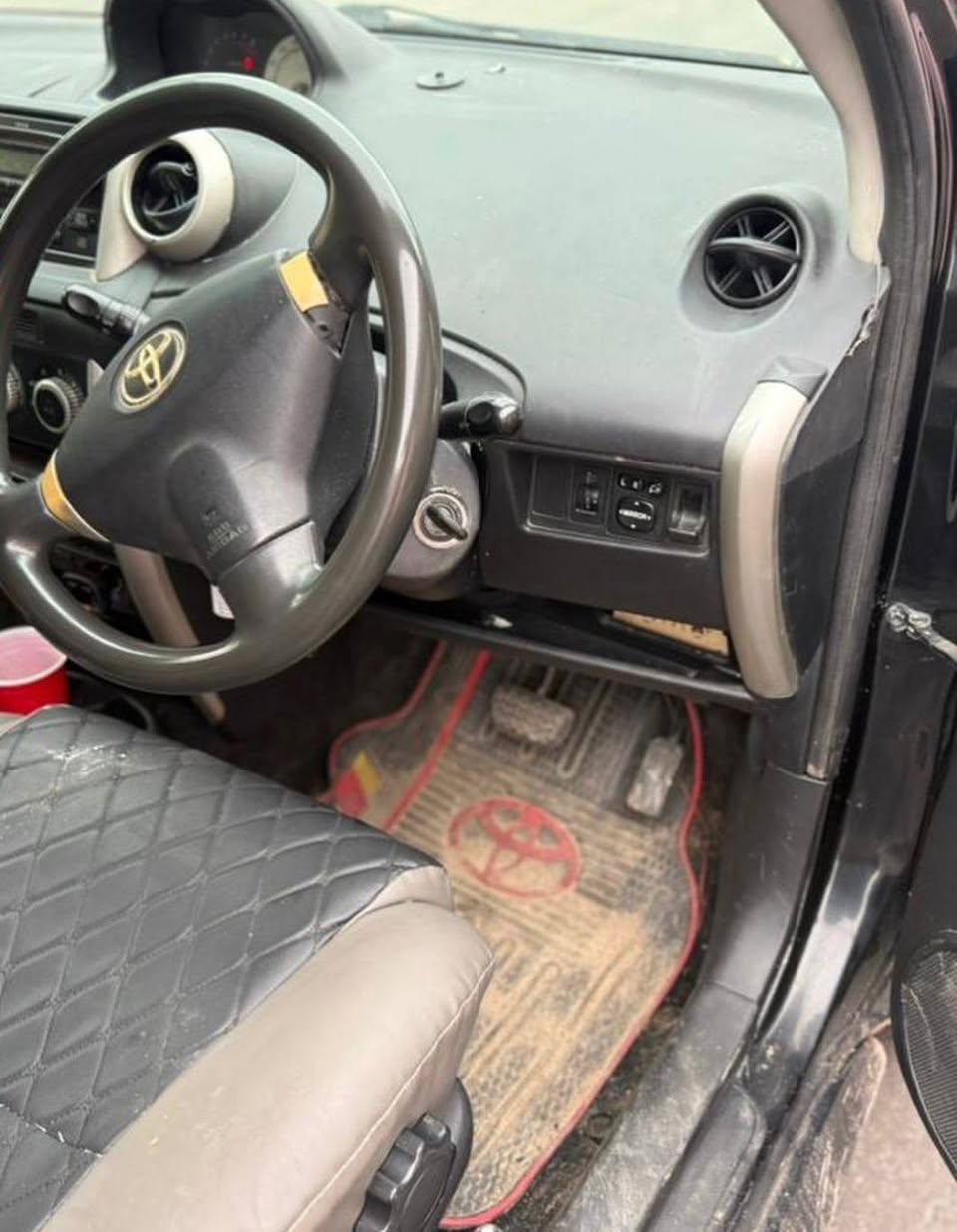 A picture of TOYOTA IST