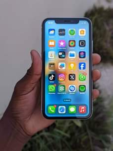 A picture of Iphone XR
