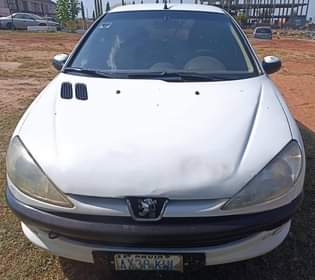 A picture of PEUGEOT 206