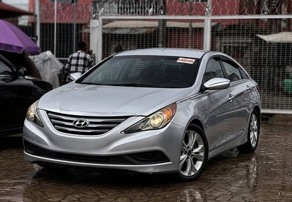 A picture of 2014 Hyundai Sonata GLS Silver