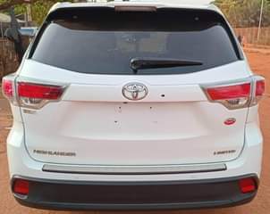 A picture of Neatly used 2015 Toyota Highlander available for sale