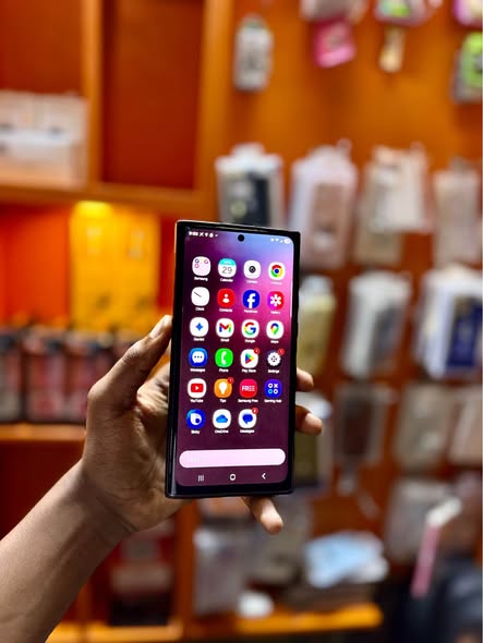 A picture of Samsung Galaxy S22 ultra