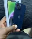 A picture of Iphone users