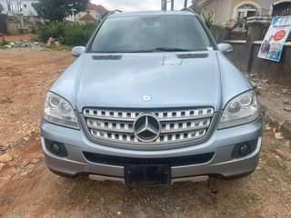 A picture of Mercedes Benz ML350