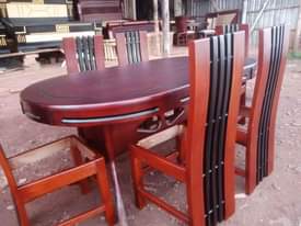 A picture of Daining set