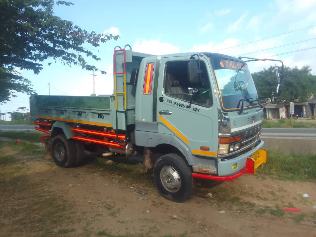 A picture of FUSO TIPPER Milioni 90 0688301574 Reg DTS Eng 6D17 Ton