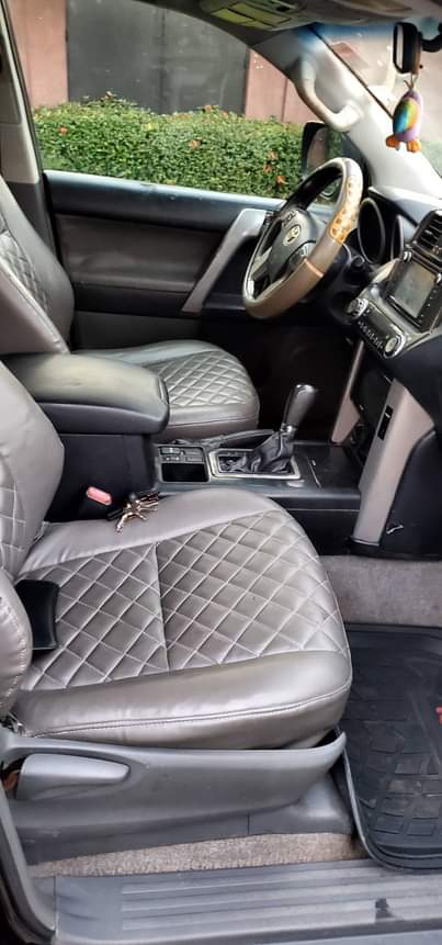 A picture of 2011 Toyota Prado