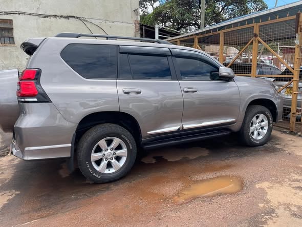 A picture of LANDCRUISER