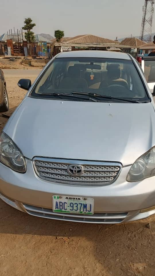 A picture of EXTREMELY CLEAN USED TOYOTA COROLLA 03 04 FOR SALE 