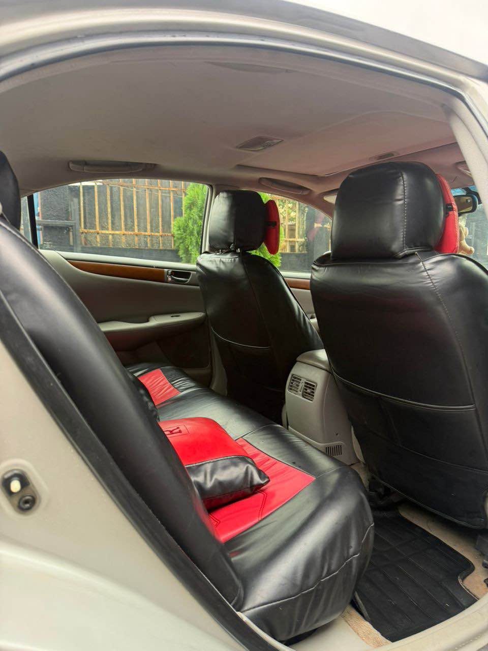 A picture of Lexus ES330 2006 model