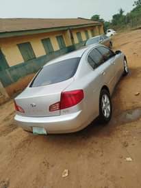 A picture of 2004 Infiniti G35 Infiniti G35 2000