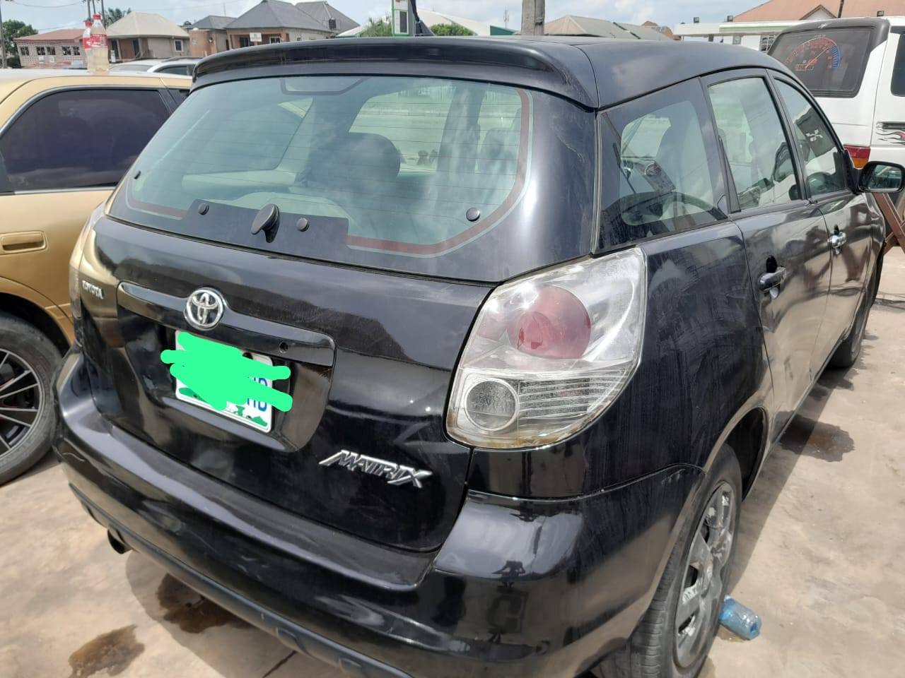 A picture of Toyota matrix 2006 model engine and gear perfect a c