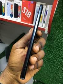 A picture of Samsung s9 gb64