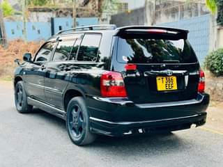 A picture of TOYOTA KLUGGER GOOD NEW FOR SELL 28M OR EXCHANGE SO